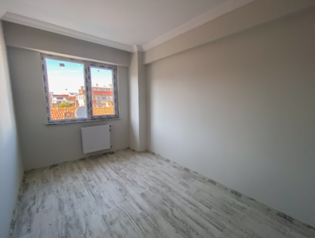 Kumbağ Pazar Sokağında Satılık Asansörlü Sıfır 2+1 Daireler
