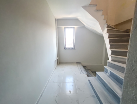 Kumbağ Pazar Sokağında Satılık Asansörlü Sıfır 2+1 Daireler