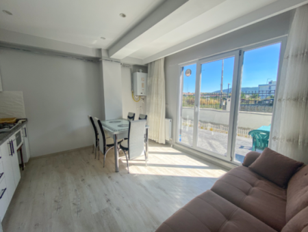 Kumbağ Havuzlu Sitede Eşyalı Kiralık Lüks 1+1 Bahçe Katı Daire