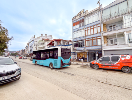 Kumbağ Ana Cadde Üzerinde Denize Yakın Bahçeli 1+1 Satılık Daire