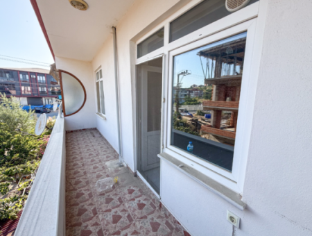 Kumbağ'da Caddenin Deniz Tarafında Kiralık Geniş 2+1 Daire