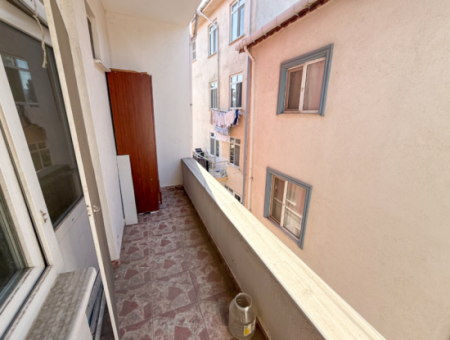 Kumbağ'da Caddenin Deniz Tarafında Kiralık Geniş 2+1 Daire