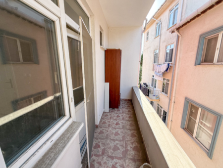 Kumbağ'da Caddenin Deniz Tarafında Kiralık Geniş 2+1 Daire
