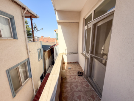 Kumbağ'da Caddenin Deniz Tarafında Kiralık Geniş 2+1 Daire