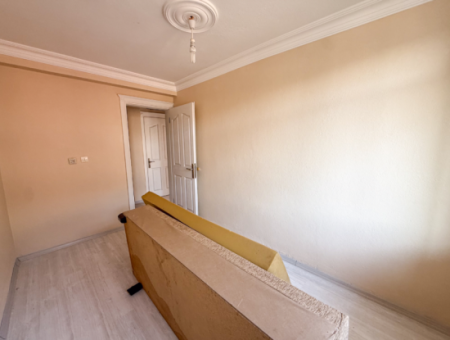 Kumbağ'da Caddenin Deniz Tarafında Kiralık Geniş 2+1 Daire