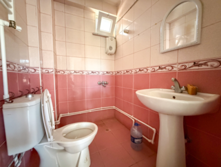 Kumbağ'da Caddenin Deniz Tarafında Kiralık Geniş 2+1 Daire