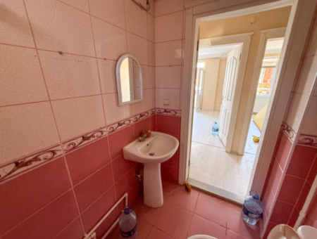 Kumbağ'da Caddenin Deniz Tarafında Kiralık Geniş 2+1 Daire