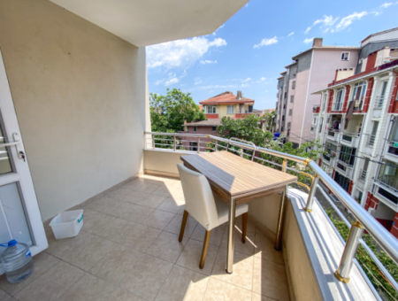Kumbağ'da Merkezi Konumda Çift Balkonlu Geniş 2+1 Kiralık Daire