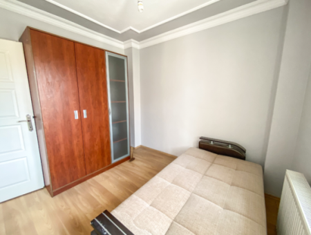 Kumbağ'da Merkezi Konumda Çift Balkonlu Geniş 2+1 Kiralık Daire