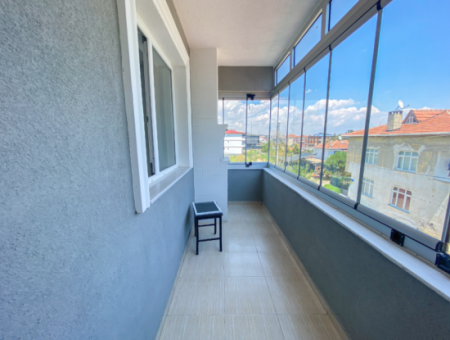 Kumbağ'da Ayrı Mutfaklı Çift Balkonlu 2+1 Ara Kat Kiralık Daire