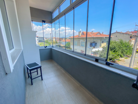 Kumbağ'da Ayrı Mutfaklı Çift Balkonlu 2+1 Ara Kat Kiralık Daire