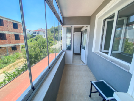 Kumbağ'da Ayrı Mutfaklı Çift Balkonlu 2+1 Ara Kat Kiralık Daire
