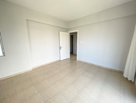 Kumbağ'da Ayrı Mutfaklı Çift Balkonlu 2+1 Ara Kat Kiralık Daire