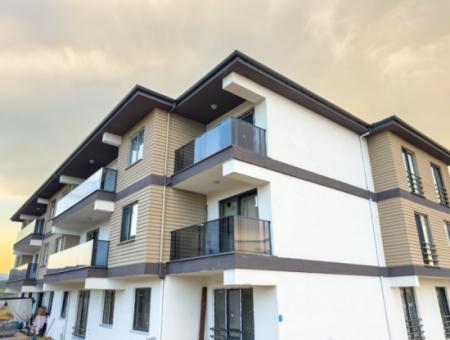 Kumbağ Havuzlu Sitede Deniz Ve Doğa Manzaralı 2+1 Satılık Daire
