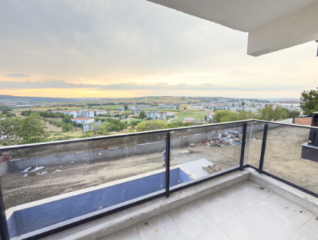 Kumbağ Havuzlu Sitede Deniz Ve Doğa Manzaralı 2+1 Satılık Daire