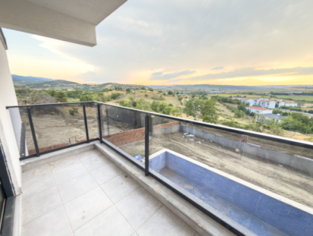 Kumbağ Havuzlu Sitede Deniz Ve Doğa Manzaralı 2+1 Satılık Daire