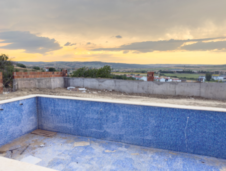 Kumbağ Havuzlu Sitede Deniz Ve Doğa Manzaralı 2+1 Satılık Daire