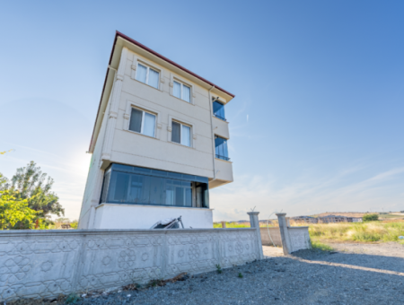 Kumbağ Yeni Ve İskanlı Binada Ferah Eşyalı Satılık 2+1 Daire