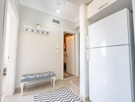 Aquaparklı Havuzlu Ve Denize Yakın Sitede Satılık 1+1 Daire