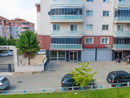 100. Yıl Mah. İşlek Cadde Üzerinde 135 M2 Satılık Dükkan