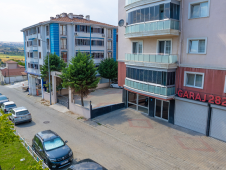 100. Yıl Mah. İşlek Cadde Üzerinde 135 M2 Satılık Dükkan