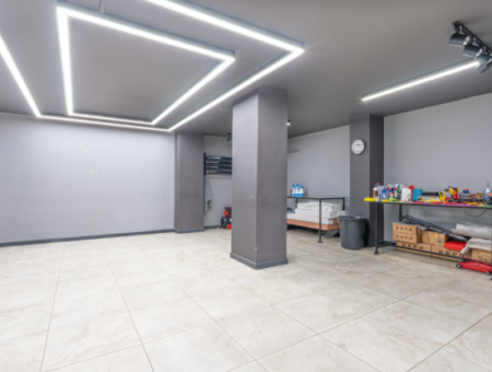 100. Yıl Mah. İşlek Cadde Üzerinde 135 M2 Satılık Dükkan
