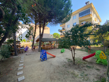 Kumbağ'da Merkezi Konumda Havuzlu Site İçinde Kiralık 2+1 Daire