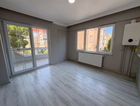 Kumbağ'da Merkezi Konumda Havuzlu Site İçinde Kiralık 2+1 Daire