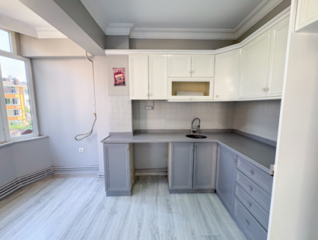 Kumbağ'da Merkezi Konumda Havuzlu Site İçinde Kiralık 2+1 Daire