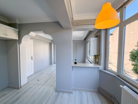 Kumbağ'da Merkezi Konumda Havuzlu Site İçinde Kiralık 2+1 Daire