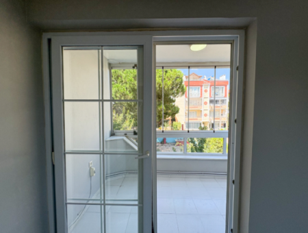 Kumbağ'da Merkezi Konumda Havuzlu Site İçinde Kiralık 2+1 Daire