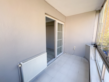 Kumbağ'da Merkezi Konumda Havuzlu Site İçinde Kiralık 2+1 Daire