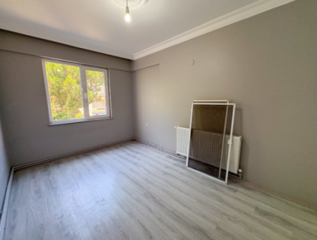 Kumbağ'da Merkezi Konumda Havuzlu Site İçinde Kiralık 2+1 Daire