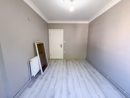 Kumbağ'da Merkezi Konumda Havuzlu Site İçinde Kiralık 2+1 Daire