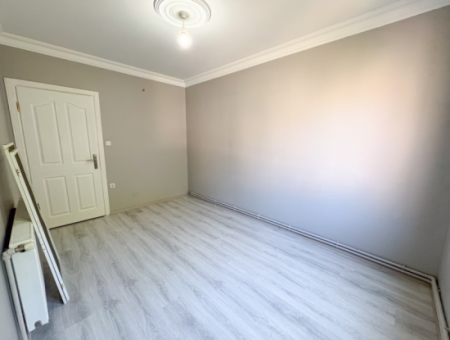 Kumbağ'da Merkezi Konumda Havuzlu Site İçinde Kiralık 2+1 Daire