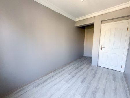 Kumbağ'da Merkezi Konumda Havuzlu Site İçinde Kiralık 2+1 Daire