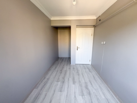 Kumbağ'da Merkezi Konumda Havuzlu Site İçinde Kiralık 2+1 Daire