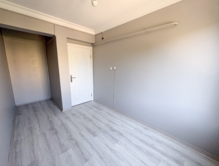 Kumbağ'da Merkezi Konumda Havuzlu Site İçinde Kiralık 2+1 Daire