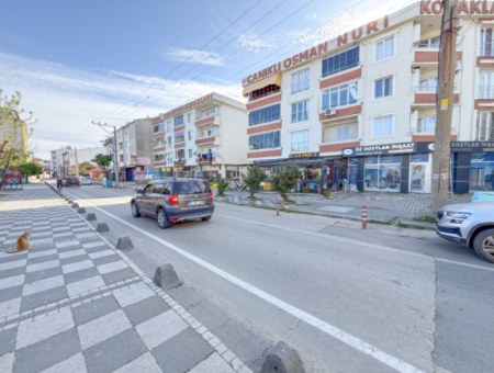 Kumbağ'da İşlek Cadde Üzerinde Okul Karşısında Kiralık Dükkan