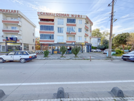 Kumbağ'da İşlek Cadde Üzerinde Okul Karşısında Kiralık Dükkan