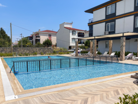 Kumbağ Deniz Tarafında Havuzlu Sitede Satılık Lüks 2+1 Daireler