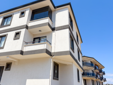 Kumbağ Lüks Havuzlu Yonca Evleri Sitesinde Satılık 2+1 Daireler