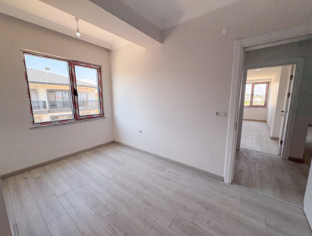 Kumbağ Lüks Havuzlu Yonca Evleri Sitesinde Satılık 2+1 Daireler