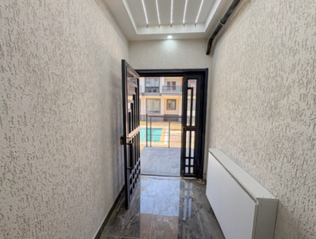 Kumbağ Lüks Havuzlu Yonca Evleri Sitesinde Satılık 2+1 Daireler