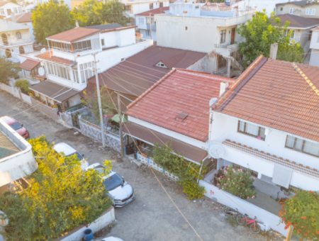 Kumbağ'da Caddenin Deniz Tarafında Satılık 2+1 Müstakil Ev