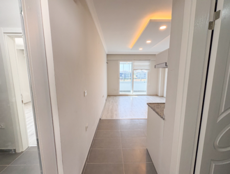 Aquaparklı Havuzlu Ve Denize Yakın Sitede Satılık 2+1 Daire