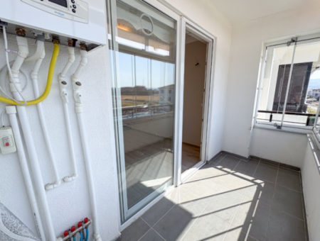 Aquaparklı Havuzlu Ve Denize Yakın Sitede Satılık 2+1 Daire