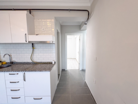 Aquaparklı Havuzlu Ve Denize Yakın Sitede Satılık 2+1 Daire