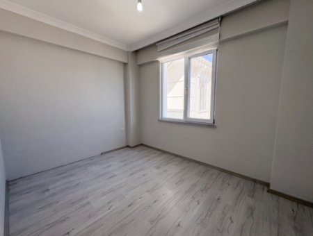 Aquaparklı Havuzlu Ve Denize Yakın Sitede Satılık 2+1 Daire