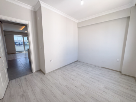 Aquaparklı Havuzlu Ve Denize Yakın Sitede Satılık 2+1 Daire